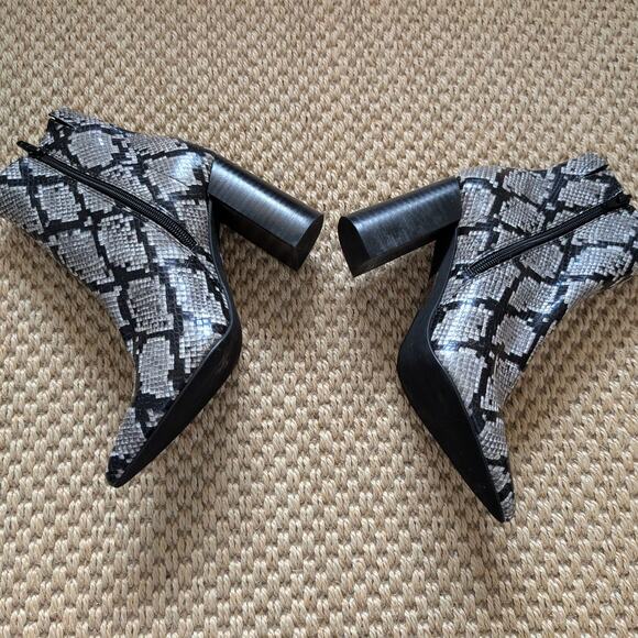 JEFFREY CAMPBELL Raven Women's Ankle Boots‎ Pointed Toe Snakeskin Size 5.5 NWOB - Picture 3 of 9